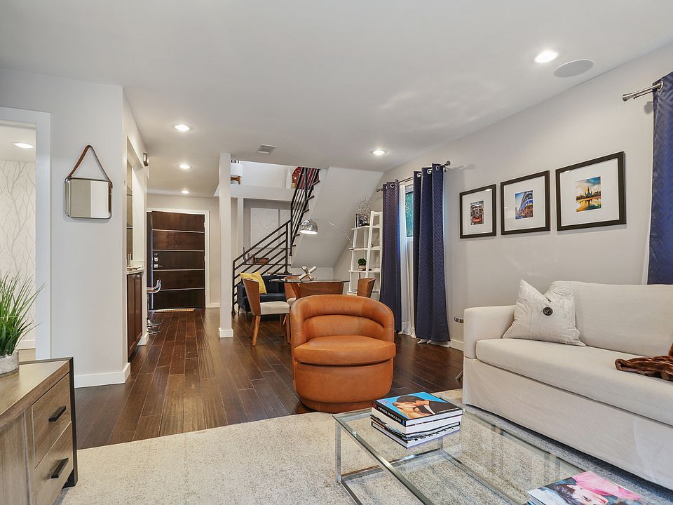 1st image of 1030 Port St APT 2