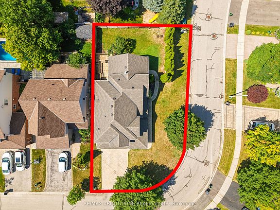 4th image of 18 Haney Dr