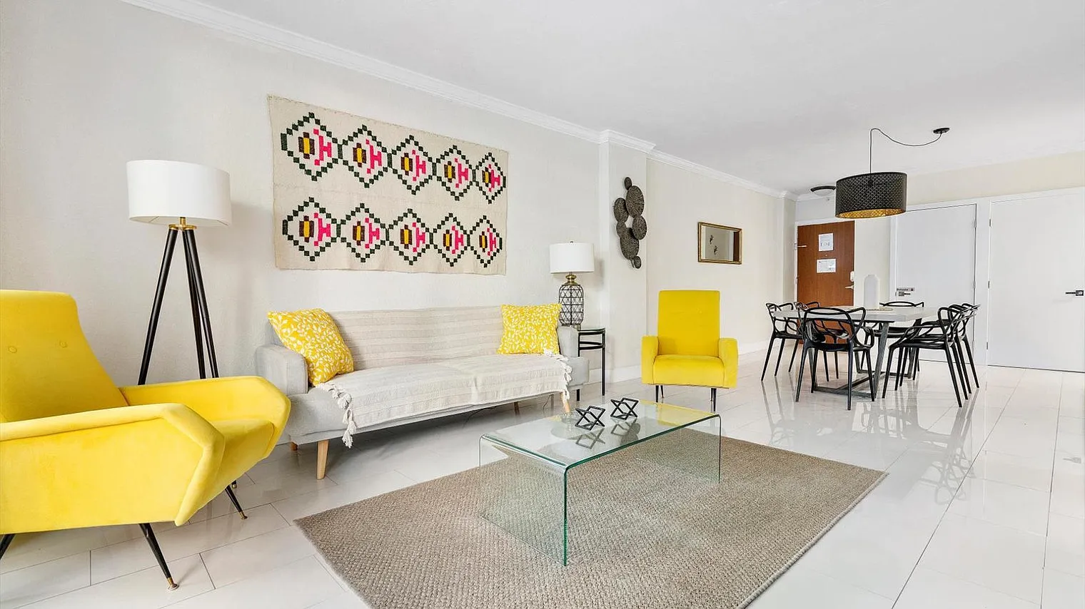 1 bed, 2.0 bath, 871 sqft, $4,726 — Photo 3