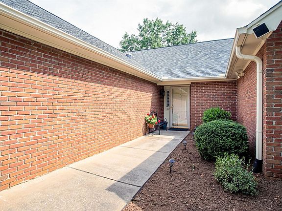 2nd image of 107 Fairoaks Dr