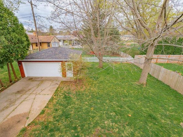1113 2nd Street, New Glarus, WI 53574