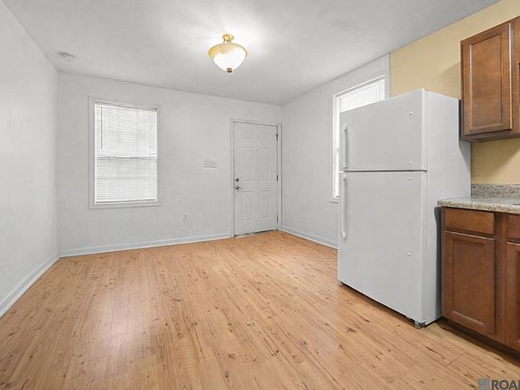 5th image of 2755 Tanner St