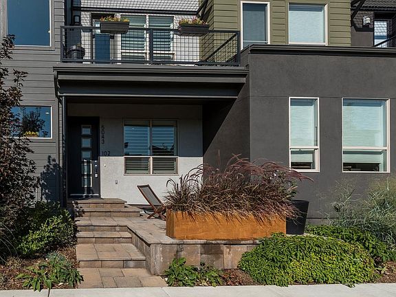 2nd image of 5043 N Valentia St #102
