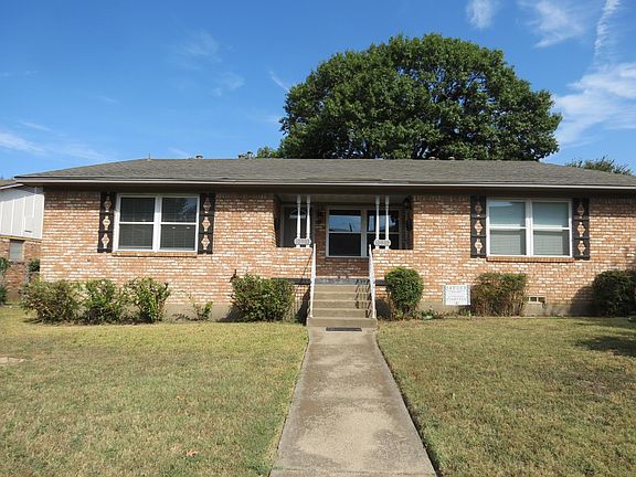 2nd image of 10903 Lake Gardens Dr