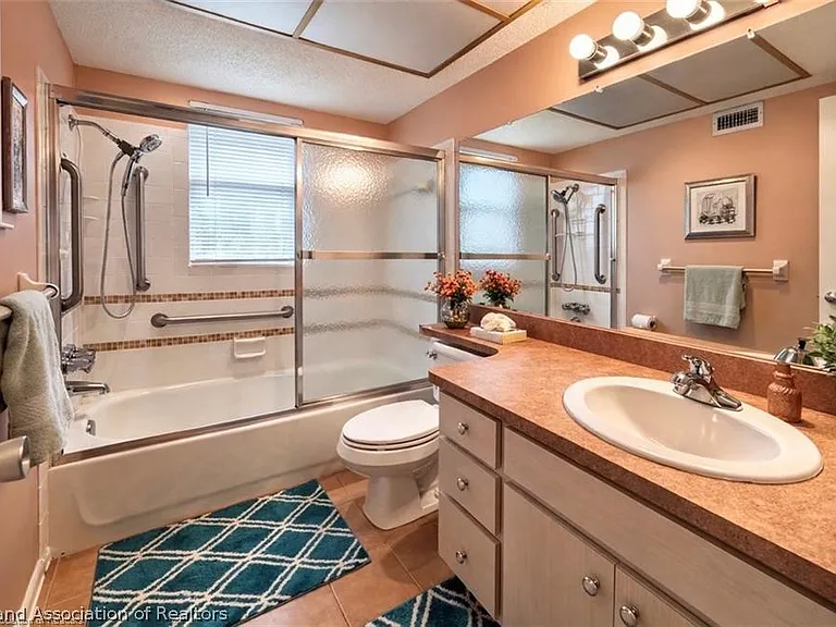 1801 Lakeview Dr #302 — Photo 7