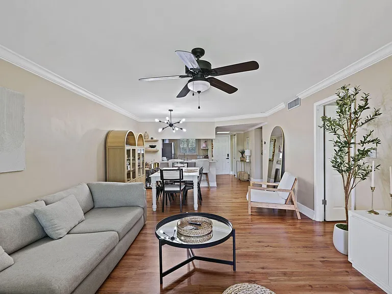 2700 Fiore Way #2020 — Photo 14