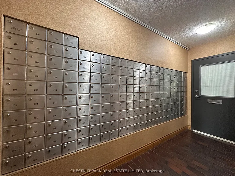 1060 Caven St #202 — Photo 32