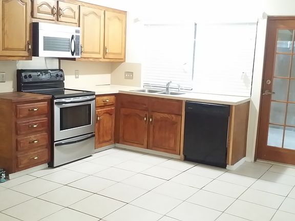 2nd image of 2833 Corrida Ct