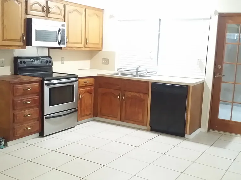 2833 Corrida Ct — Photo 2