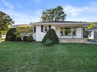 7954 19th Ave, Kenosha, WI 53143