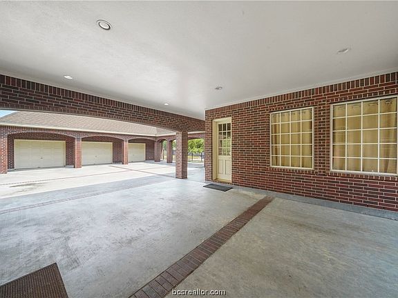 3rd image of 8638 Wyndham Village Dr