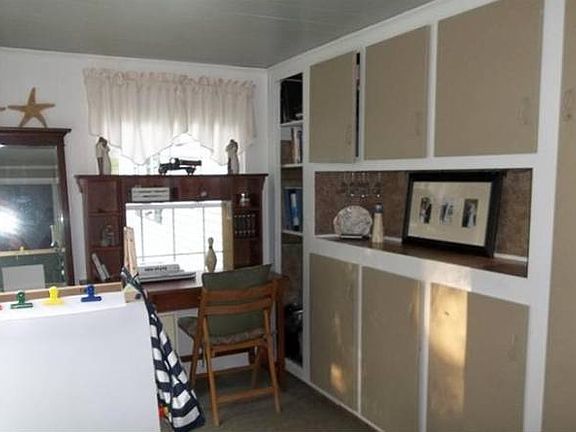 Home office with tons of