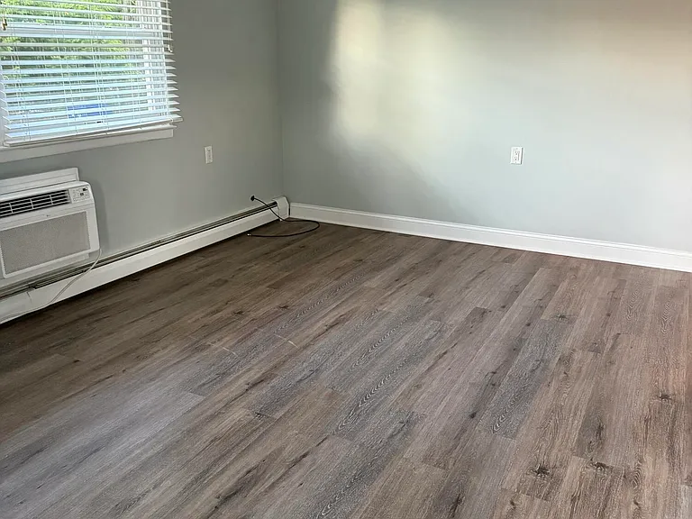 19 Niagara Dr — Photo 5