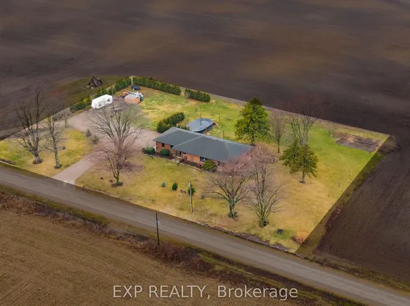 5864 Inadale Dr, Adelaide Metcalfe, ON N7G 3H4