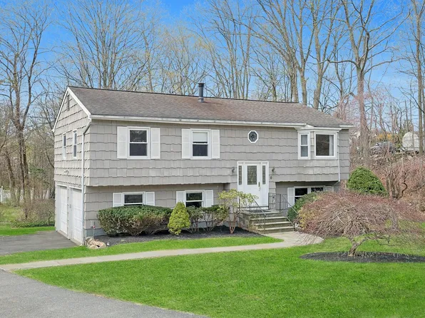 8 Douglas Drive, Pleasantville, NY 10570