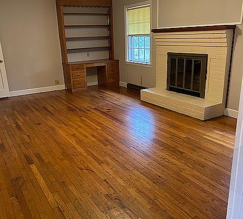 2nd image of 211 Neal St