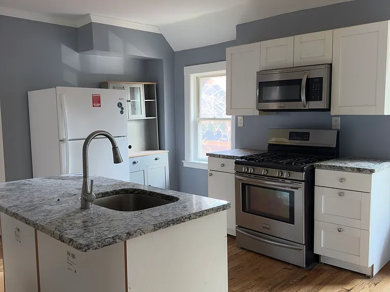 43-45 Hungerford St #3 — Photo 3