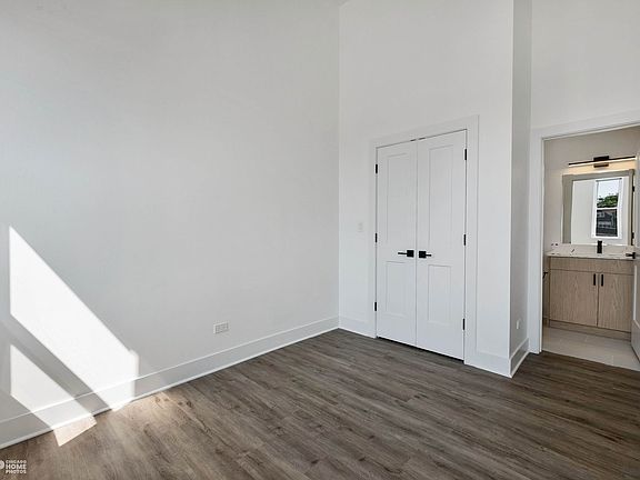 5th image of 4732 N Western Ave #203