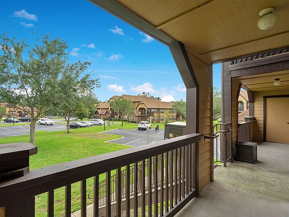 2nd image of 370 Lake Tahoe Ct Unit 202