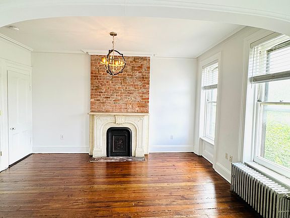 5th image of 252 Suydam Ave #2