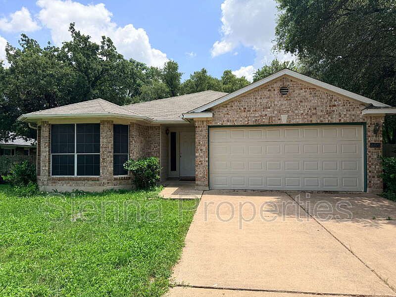 1st image of 1006 Reynaldo St