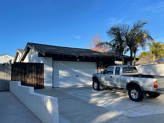 3rd image of 6018 Hillandale Ct