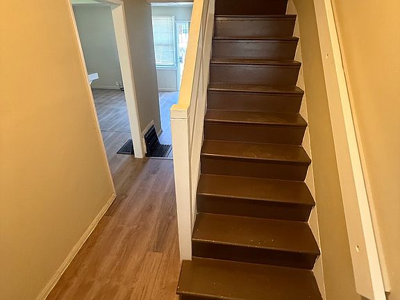 4th image of 4 Werden St