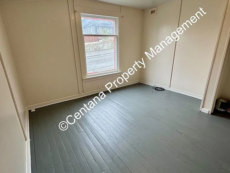 330 W Daly St — Photo 9
