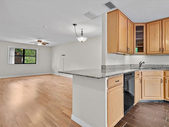 3rd image of 325 Pennington Court