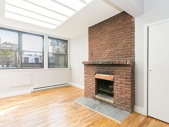 4th image of 348 W 21st St #A5r