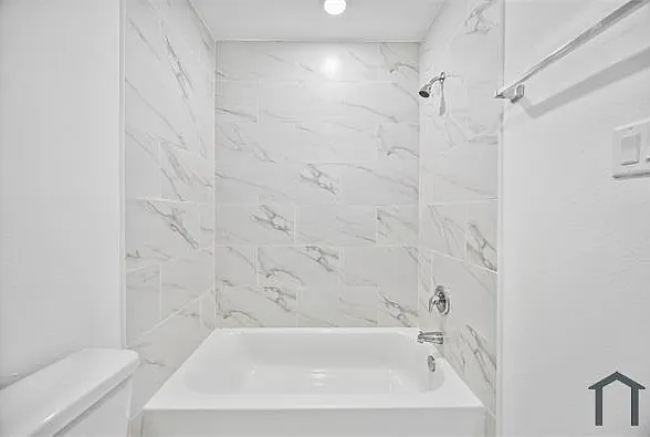 3 bed, 1150 sqft, $1,800 — Photo 2