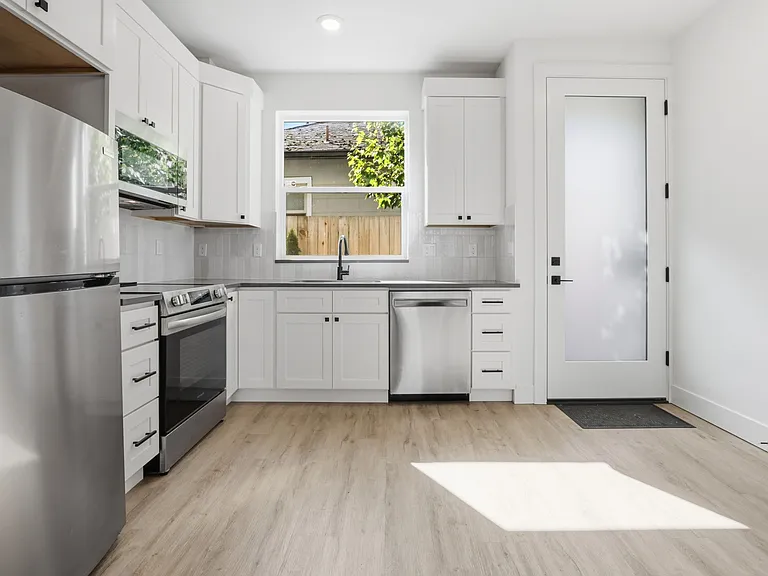8480 N Willamette Blvd #3 — Photo 8