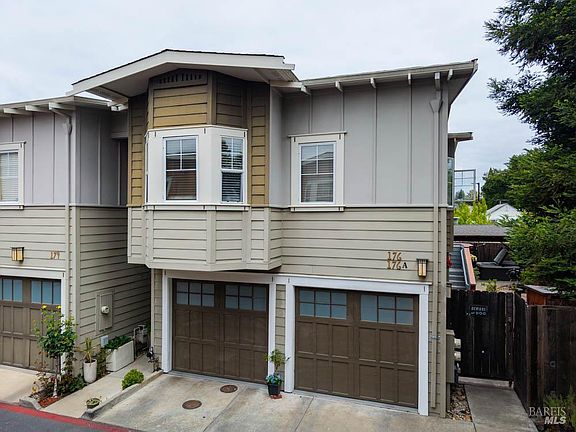 3rd image of 176 Valley Oak Drive