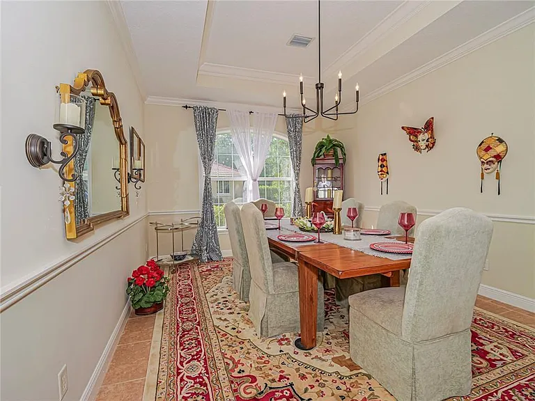 5873 Pine Ridge Cir — Photo 17