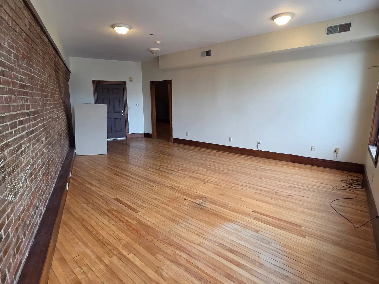 3 bed, 753 sqft, $850 — Photo 3