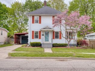 738 Woodlawn Ave, Owosso, MI 48867