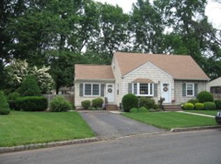 35 Dawn Dr, Clark, NJ 07066