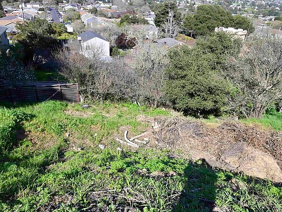 5th image of 3944 La Cima Rd