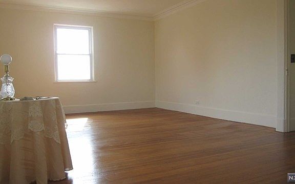 3rd image of 10 Glenwood Ave #1