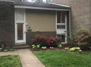 1705 Wainwright Dr, Reston, VA 20190