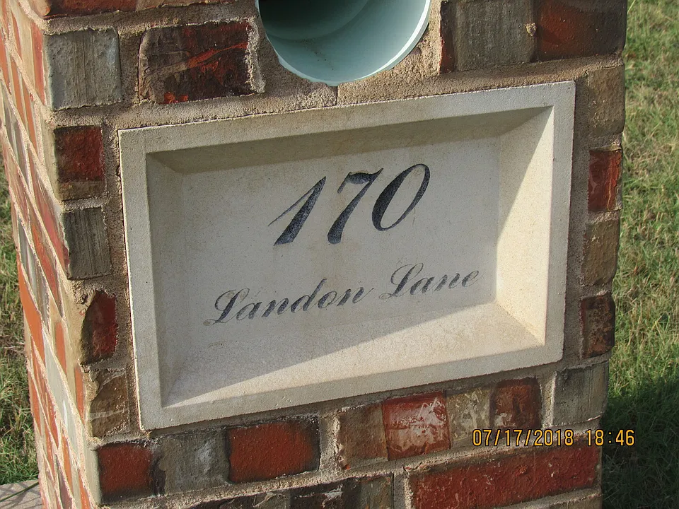 170 NW Landon Ln