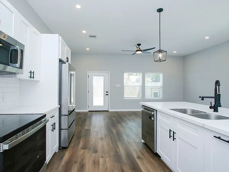 4337 Faulkner St — Photo 6