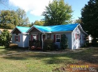 650 N 16th St, Carlyle, IL