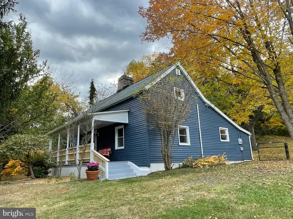 65 Aileen Rd, Flint Hill, VA 22627