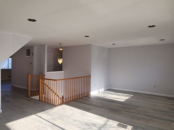 3rd image of 27 Spruce Ln #B
