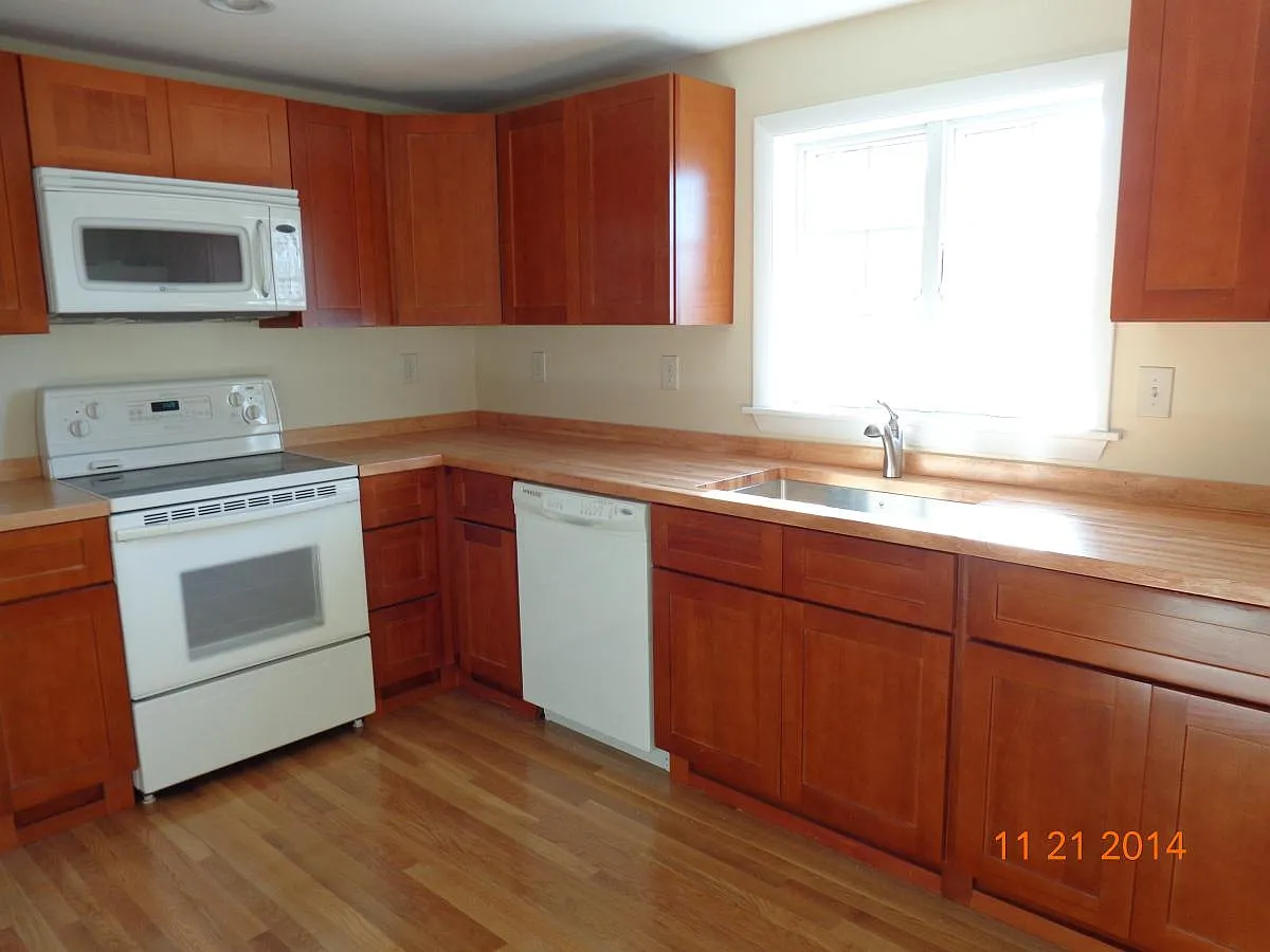 15 Oak Road — Photo 3