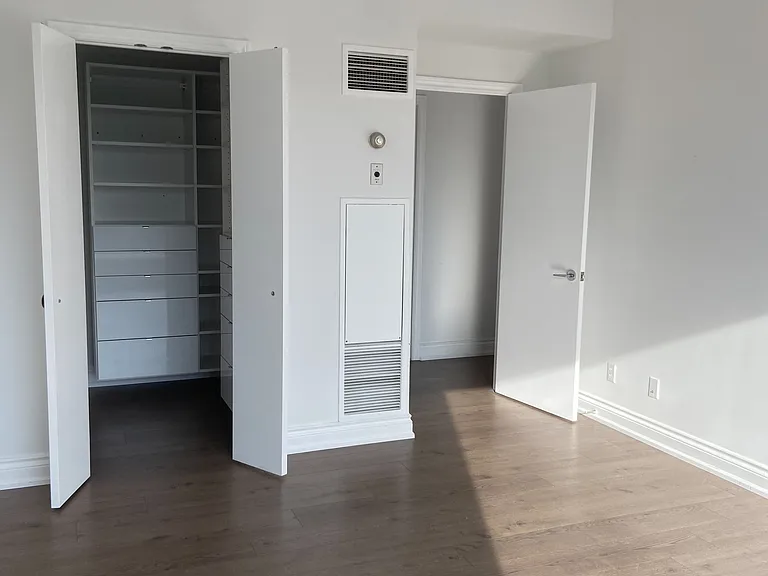 77 Avenue Rd #401 — Photo 21