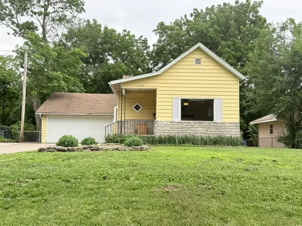 2235 N Campbell Avenue, Springfield, MO 65803