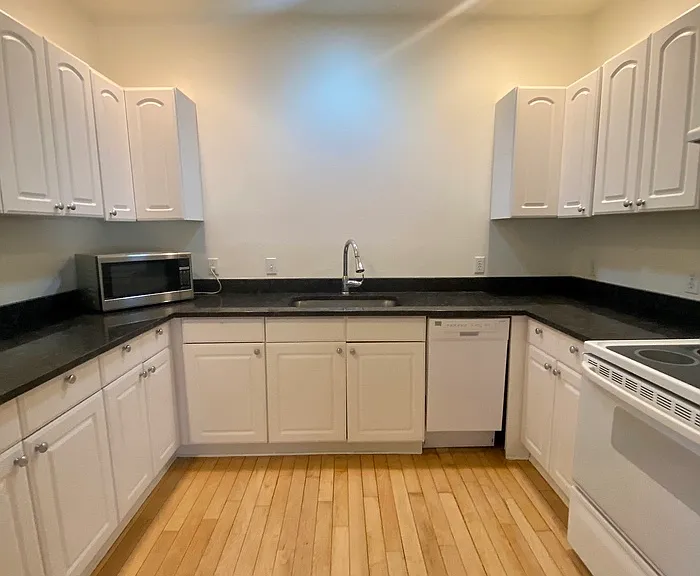 503 E University Blvd #4 — Photo 13