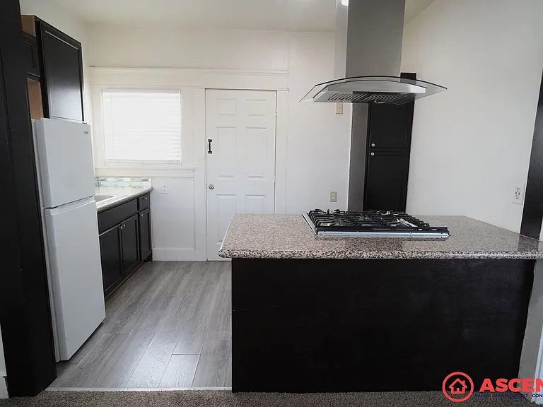 1701 B Street — Photo 6